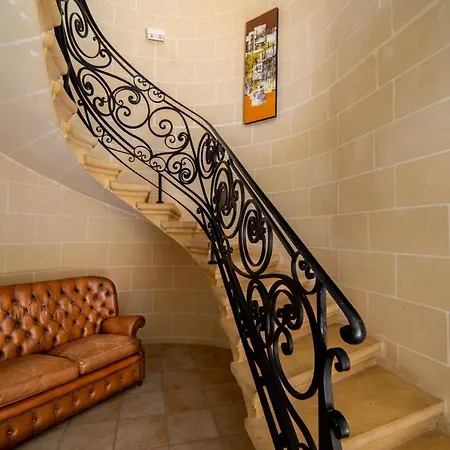 Rebekah וילה גאסרי