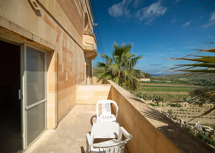 Rebekah Вилла Асри